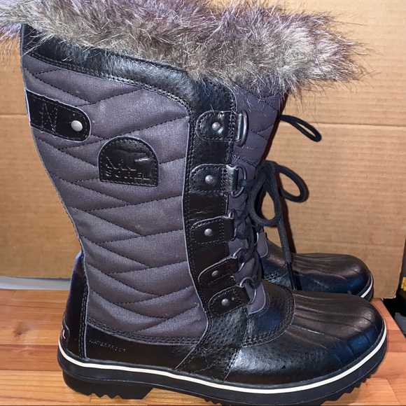 Sorel Shoes - Sorel Women's Tofino II  Waterproof Boots Sz 10 WORN ONCE Excellent Faux fur